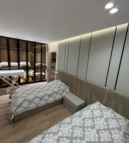 Tirane, jepet me qera apartament 2+1 , 120 m² 1.500 € 