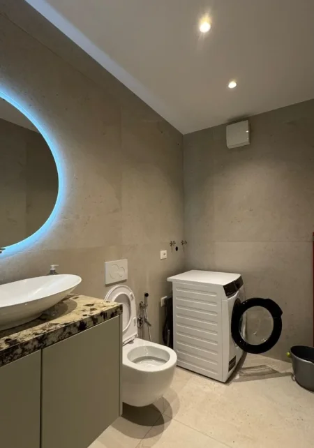 Tirane, jepet me qera apartament 2+1 , 120 m² 1.500 € 
