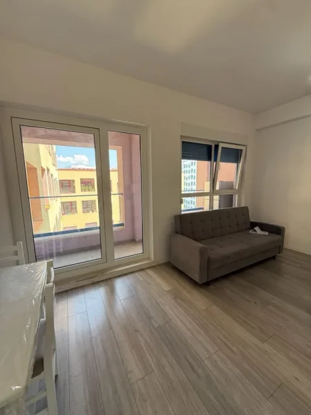 Tirane, jepet me qera apartament 1+1 Kati 2, 65 m² 400 € (Ali Demi)