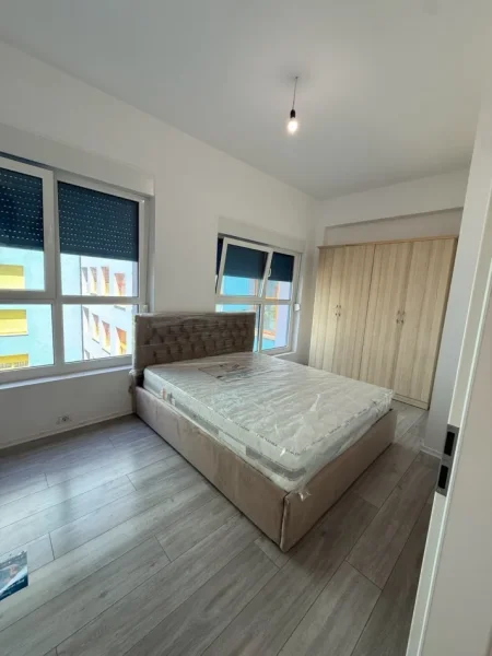 Tirane, jepet me qera apartament 1+1 Kati 2, 65 m² 400 € (Ali Demi)