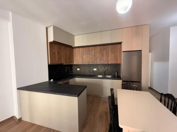 Tirane, shitet apartament 2+1+Ballkon , 89 m² 147.000 € (Unaza e re)
