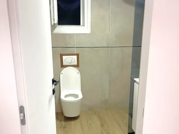 Tirane, jepet me qera ambjent biznesi Kati 2, 78 m² 750 € 