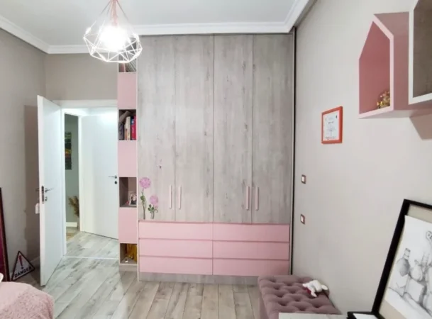 Tirane, jepet me qera apartament 2+1+Ballkon Kati 1, 99 m² 600 € (Kopshti Botanik)