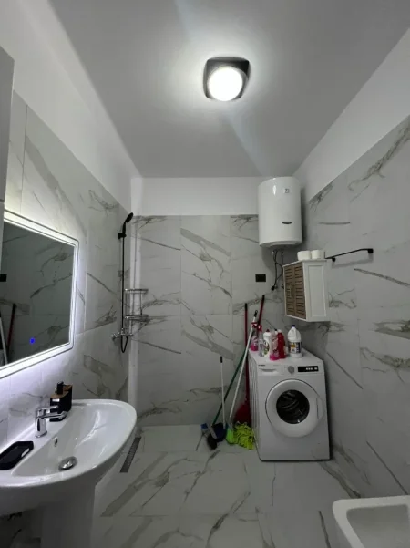 Tirane, jepet me qera apartament 2+1 , 108 m² 500 € (Paskuqan)