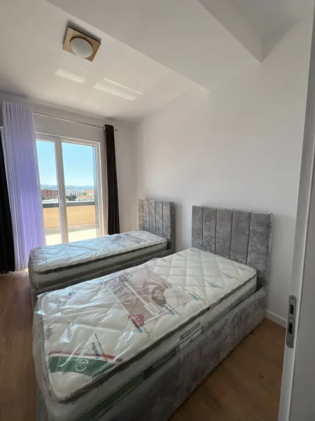 Tirane, jepet me qera apartament 2+1 , 108 m² 500 € (Paskuqan)