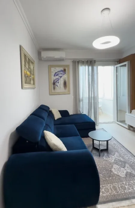 Tirane, jepet me qera apartament 1+1+Ballkon Kati 7, 68 m² 500 € (Astir)