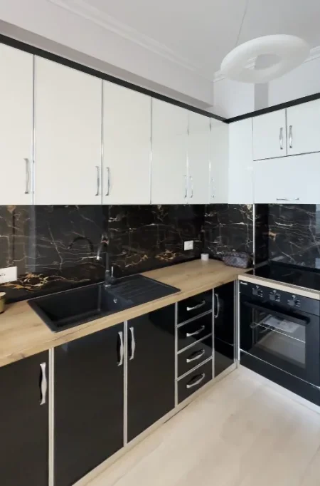 Tirane, jepet me qera apartament 1+1+Ballkon Kati 7, 68 m² 500 € (Astir)