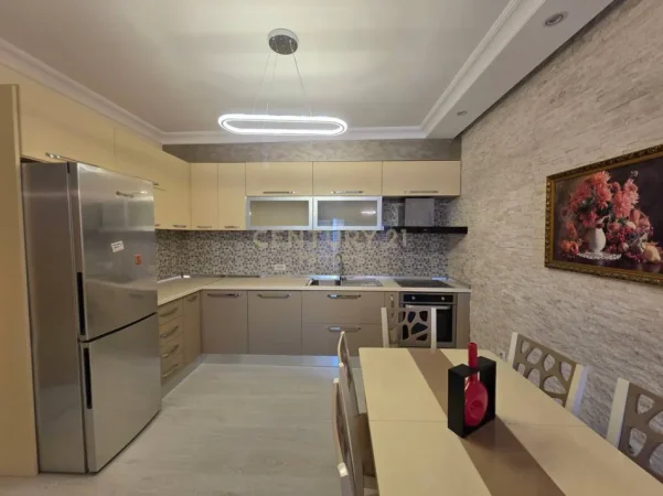 Tirane, jepet me qera apartament 3+1+Ballkon Kati 3, 120 m² 650 € 