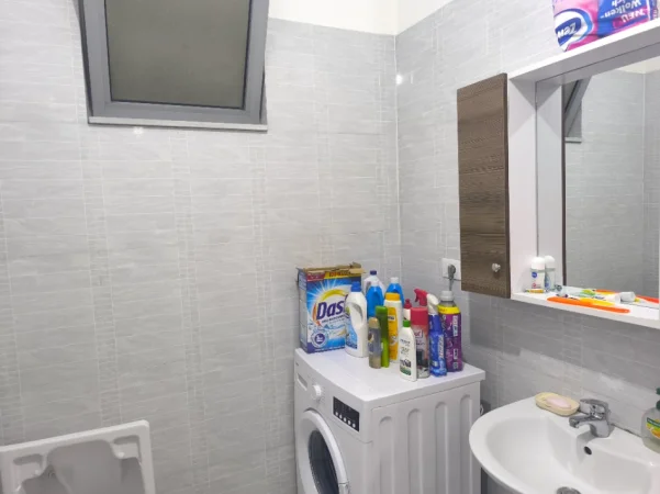 Tirane, jepet me qera apartament 2+1+Aneks+Ballkon Kati 4, 120 m² 500 € (Teodor keko)