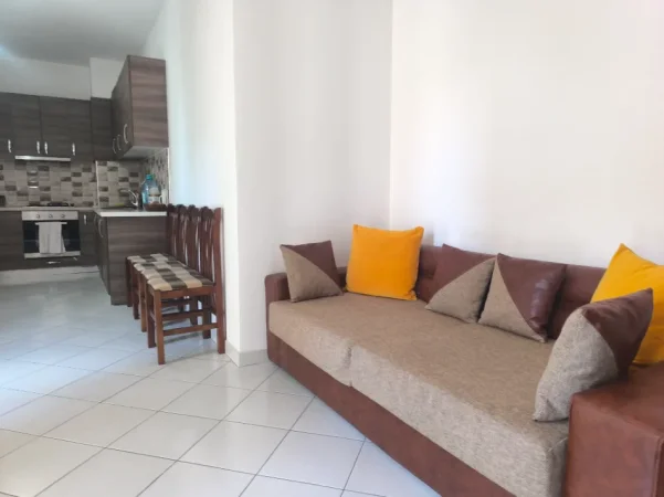 Tirane, jepet me qera apartament 2+1+Aneks+Ballkon Kati 4, 120 m² 500 € (Teodor keko)