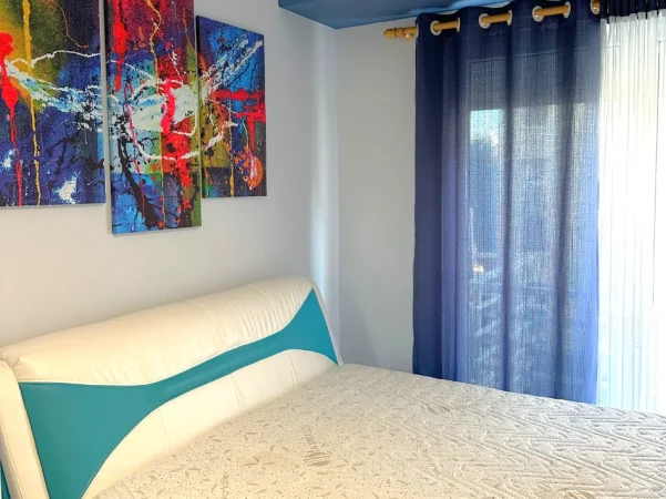 Tirane, jepet me qera apartament duplex 4+1 , 201 m² 1.500 € 