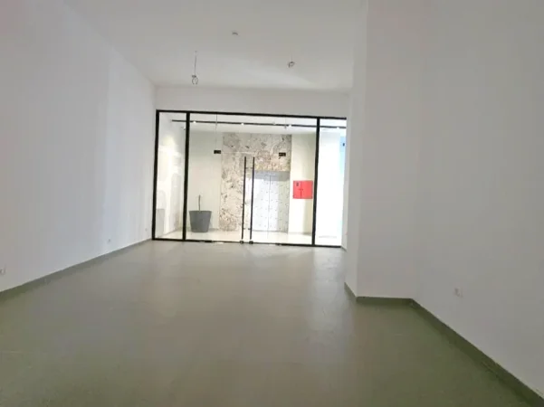 Tirane, jepet me qera ambjent biznesi , 62 m² 1.200 € 