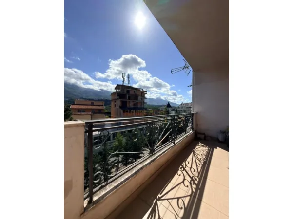 Tirane, shitet apartament 2+1 Kati 3, 87 m² 132.000 € (Fresk)