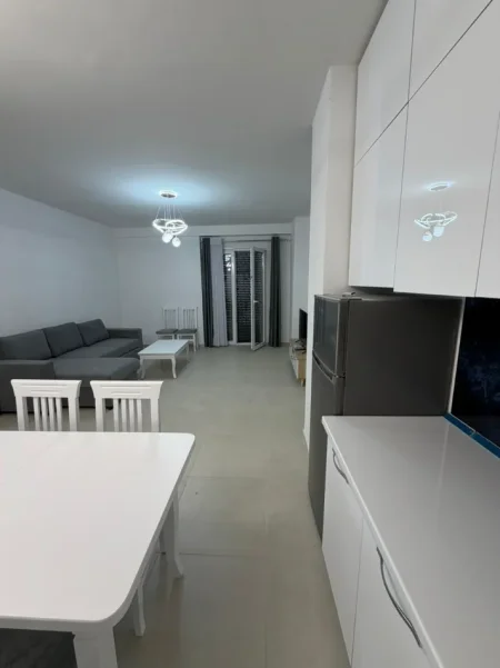 Tirane, jepet me qera apartament 1+1+Aneks+Ballkon , 450 € (Yzberisht)