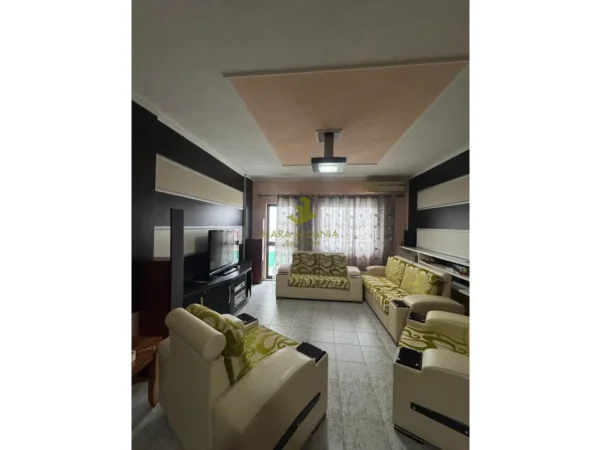 Tirane, jepet me qera apartament 2+1 ,