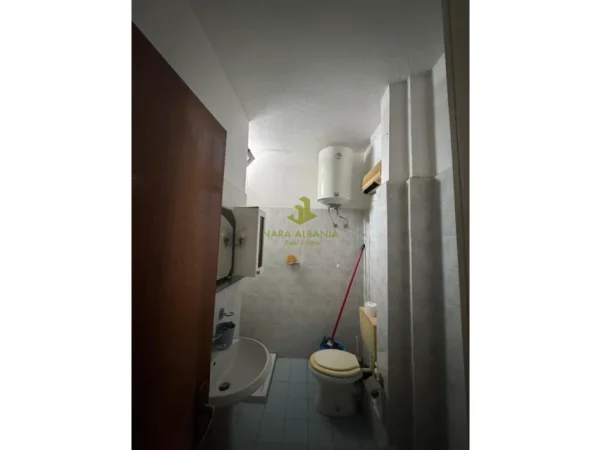 Tirane, jepet me qera apartament 2+1 ,