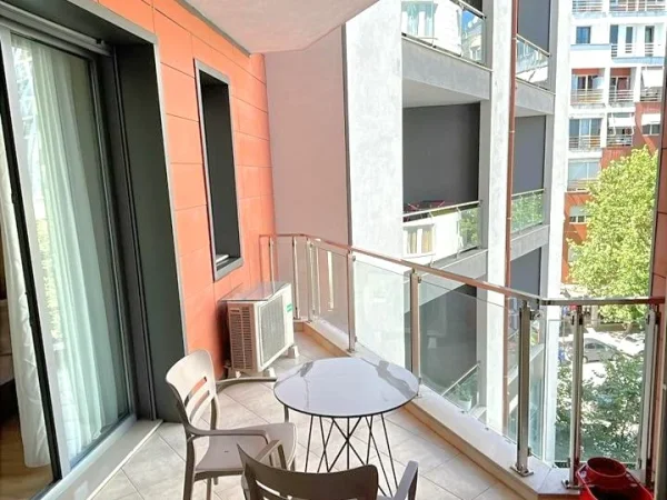 Tirane, jepet me qera apartament 1+1+Ballkon Kati 2, 85 m² 1.000 € 