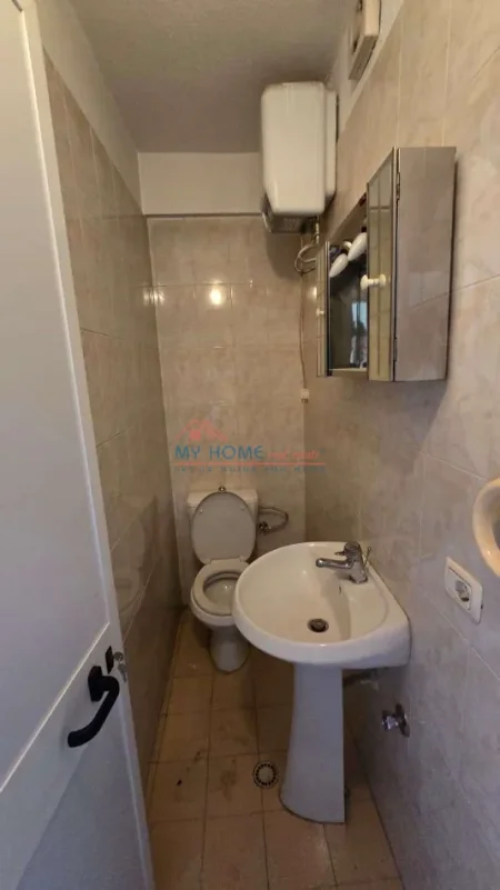 Tirane, shitet garsonier 1+1 Kati 1, 24 m² 79.000 € (Piazza)