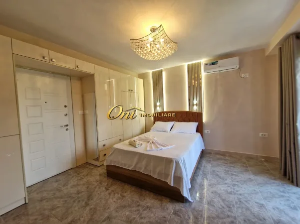 Tirane, jepet me qera garsonier 1+1 Kati 4, 35 m² 600 € (QENDER)