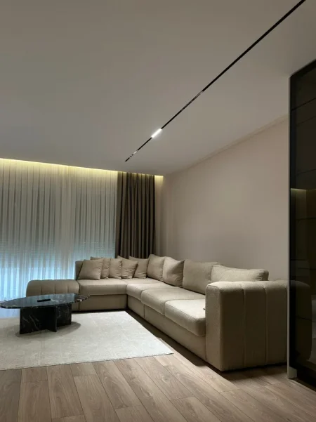 Tirane, jap me qera apartament 2+1+Ballkon Kati 2, 110 m² 1.500 € (Liqeni i Thatë (Pranë Radisson))