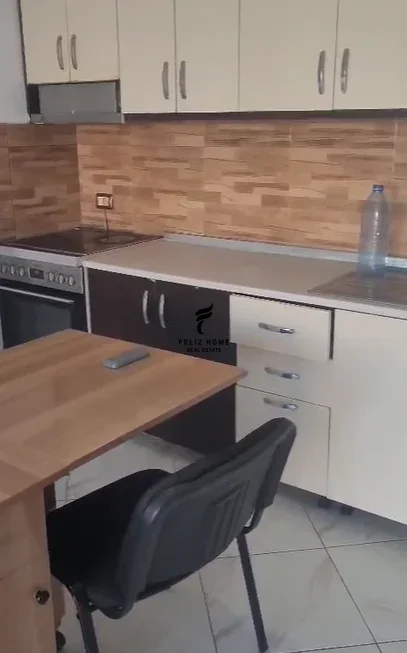 Tirane, jepet me qera apartament 2+1 Kati 1, 75 m² 350 € (ASTIR)