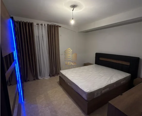 Tirane, jepet me qera apartament 2+1+Ballkon Kati 5, 140 m² 500 € (Porcelan)