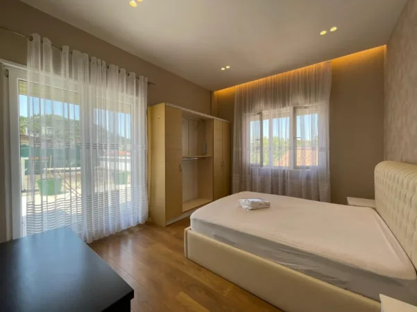 Tirane, jepet me qera apartament 2+1 Kati 4, 110 m² 500 € (Kodra e Diellit)