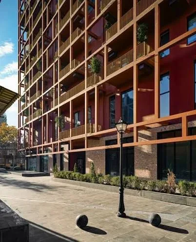 Tirane, jepet me qera ambjent biznesi Kati 1, 80 m² 1.000 € (Rruga e Kavajës, Tirana Garden Building)