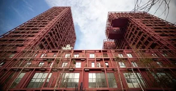 Tirane, jepet me qera ambjent biznesi Kati 1, 80 m² 1.000 € (Rruga e Kavajës, Tirana Garden Building)