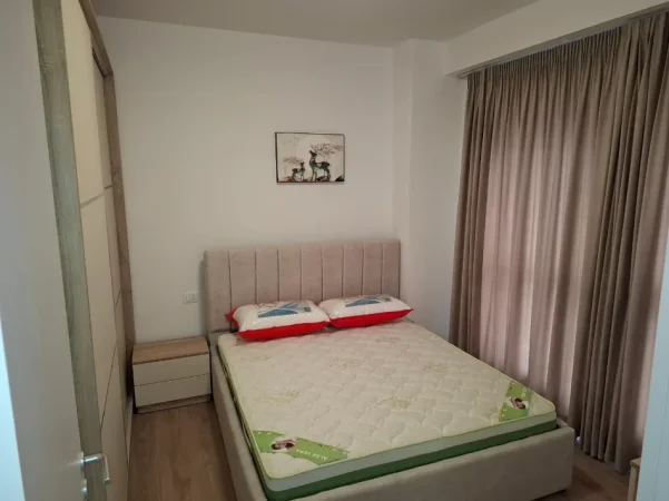 Tirane, jepet me qera apartament 2+1 Kati 6, 87 m² 750 € (Laprake)