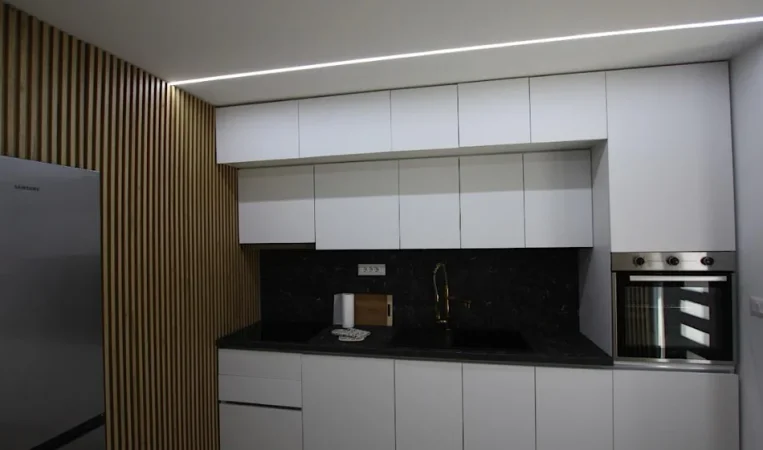 Tirane, jepet me qera apartament 1+1 , 40 m² 550 € 