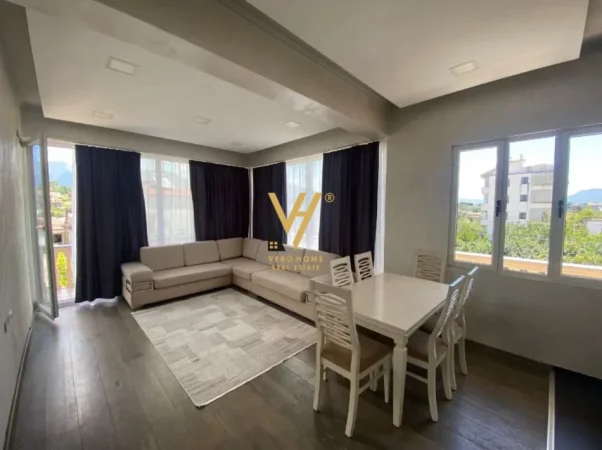 Tirane, jepet me qera apartament 3+1+Ballkon Kati 1, 142 m² 770 € (SAUK I VJETER)