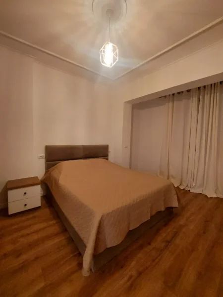 Tirane, jepet me qera apartament 1+1+Ballkon Kati 5, 70 m² 585 € (Myslym Shyri)