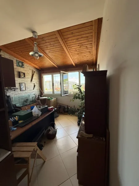 Tirane, shitet apartament 2+1+Aneks Kati 4, 98 m² 160.000 € (Yzberisht)
