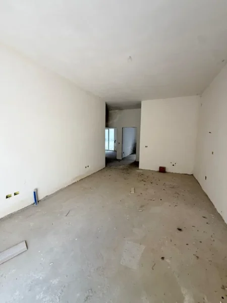 Tirane, shitet apartament 3+1+Ballkon Kati 2, 205 m² 256.000 € (Kopshti Zoologjik)
