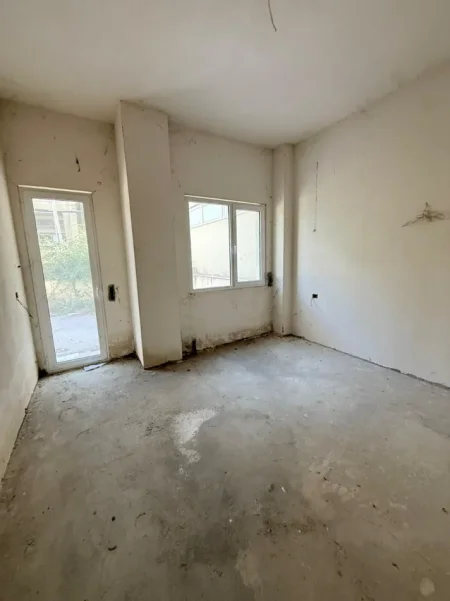 Tirane, shitet apartament 3+1+Ballkon Kati 2, 205 m² 256.000 € (Kopshti Zoologjik)