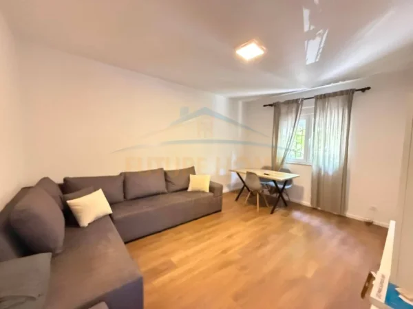 Tirane, shitet apartament 1+1+Aneks Kati 2, 64 m² 129.000 € (Laprake)