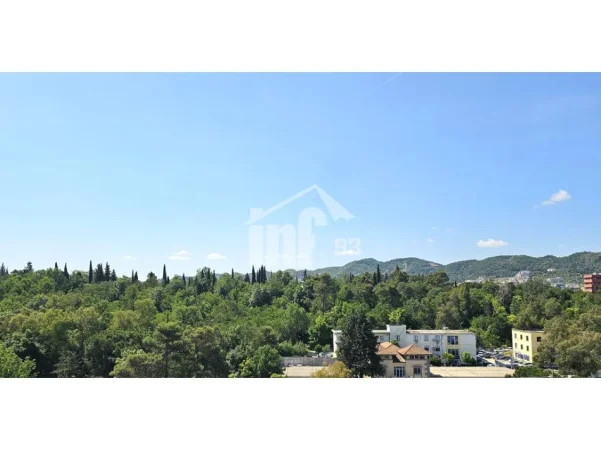 Tirane, jepet me qera apartament 2+1 Kati 7, 120 m² 1.600 € (PRANË AKADEMISË SË ARTEVE DHE PARKUT TË LIQENIT)