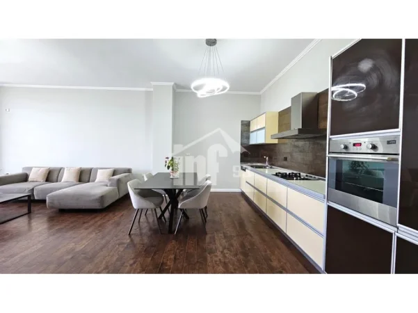 Tirane, jepet me qera apartament 2+1 Kati 7, 120 m² 1.600 € (PRANË AKADEMISË SË ARTEVE DHE PARKUT TË LIQENIT)