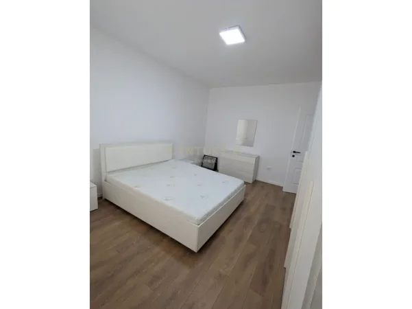 Tirane, shitet apartament 1+1 Kati 2, 65 m² 129.000 € (laprake)