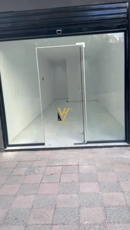 Tirane, shitet dyqan Kati 0, 38 m² 85.000 € (DON BOSKO)