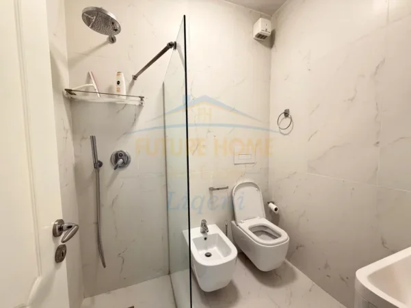 Tirane, shitet apartament 2+1 Kati 8, 106 m² 220.000 € (Pazari i Ri prane Zyres se Punes)