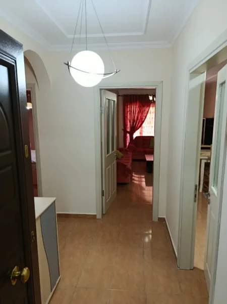 Tirane, jepet me qera apartament 1+1+Aneks+Ballkon Kati 6, 450 € (zogu i zi)