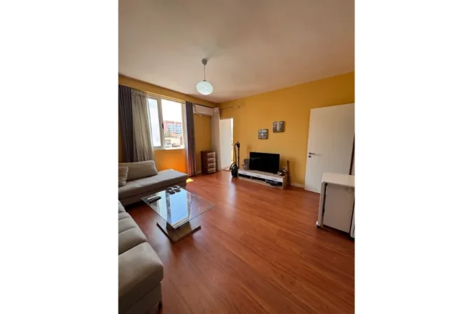 Pallatet Cabej, Apartament 1+1 - 400 Euro