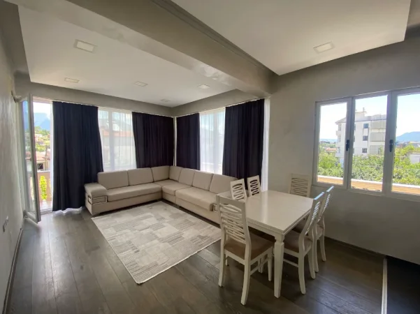 Tirane, jepet me qera apartament 3+1+Aneks+Ballkon Kati 1, 142 m² 750 € (sauk)