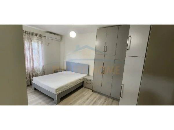 Tirane, shitet apartament 2+1 Kati 4, 100 m² 250.000 € (Kopshti Zoologjik)