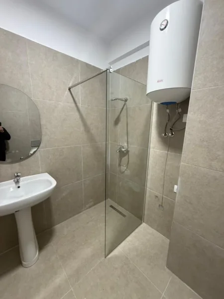 Tirane, jepet me qera 1+1+Parkim Kati 5, 70 m² 500 € (Astir Urban Gate)