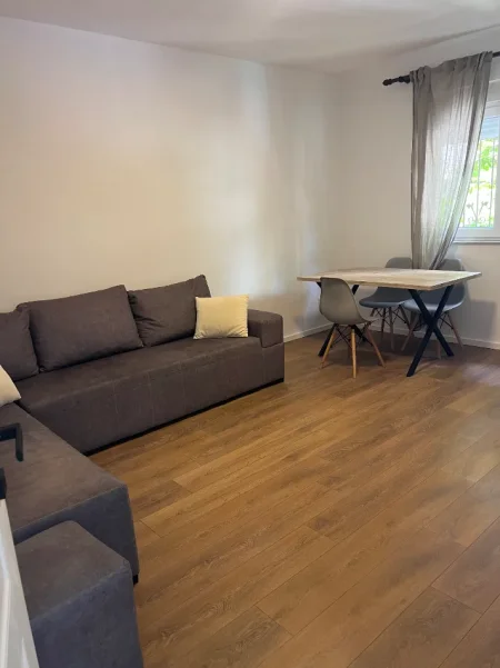 Tirane, shitet apartament 1+1+Aneks+Ballkon Kati 2, 65 m² 129.000 € (laprake , rruga dritan hoxha , spitali ushtarak , ish dogana)