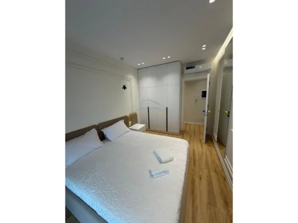 Tirane, jepet me qera apartament 2+1+Ballkon Kati 7, 82 m² 800 € (Don bosko)