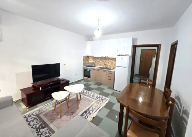 🏠 JEPET APARTAMENT 1+1 ME QERA NE RRUGEN E ELBASANIT, PAS SHKOLLËS "ASIM VOKSHI",  500 mije leke